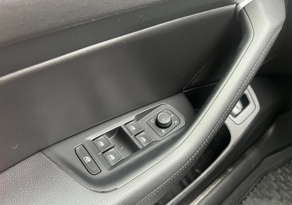 Volkswagen Passat cena 79850 przebieg: 126167, rok produkcji 2018 z Szamocin małe 191